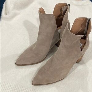 STEVE MADDEN Women's Taupe Ankle Boots